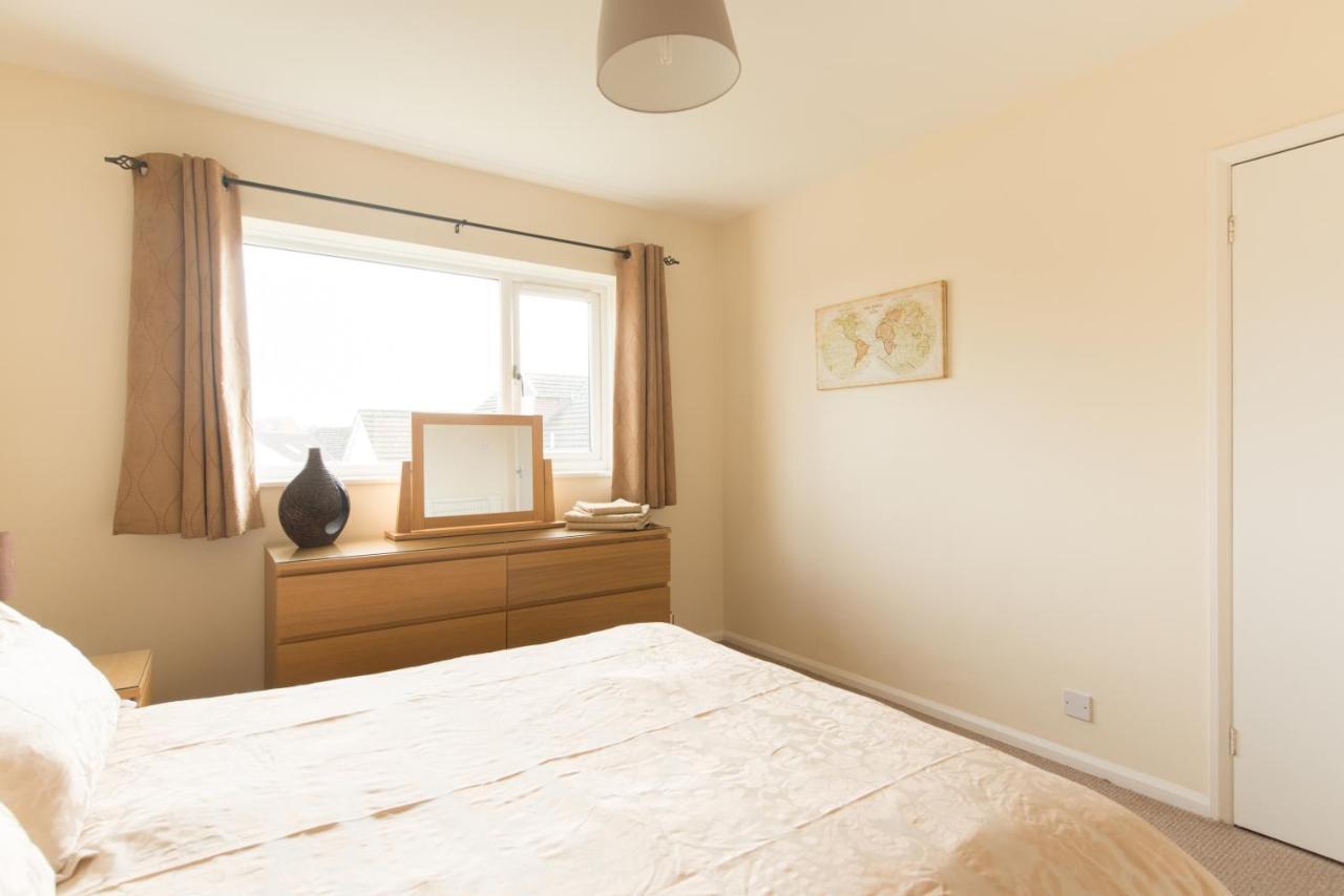 Chesterton Court Apartment Gloucester Exterior foto